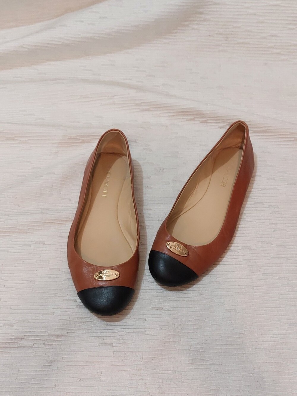 Coach Two-Tone Brown and Black Leather Ballet Flats Size 7
